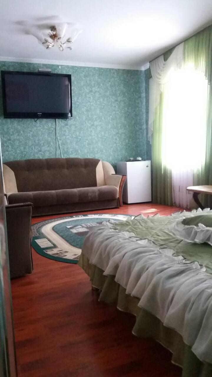 Hotel Tropicana Svitlovodsʼk Zewnętrze zdjęcie