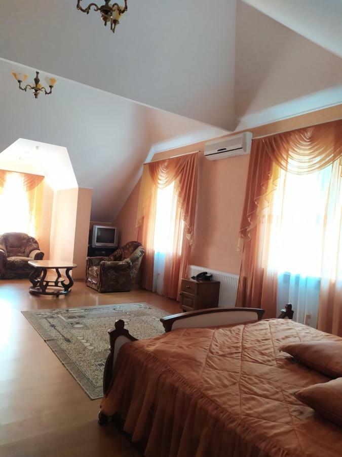 Hotel Tropicana Svitlovodsʼk Zewnętrze zdjęcie